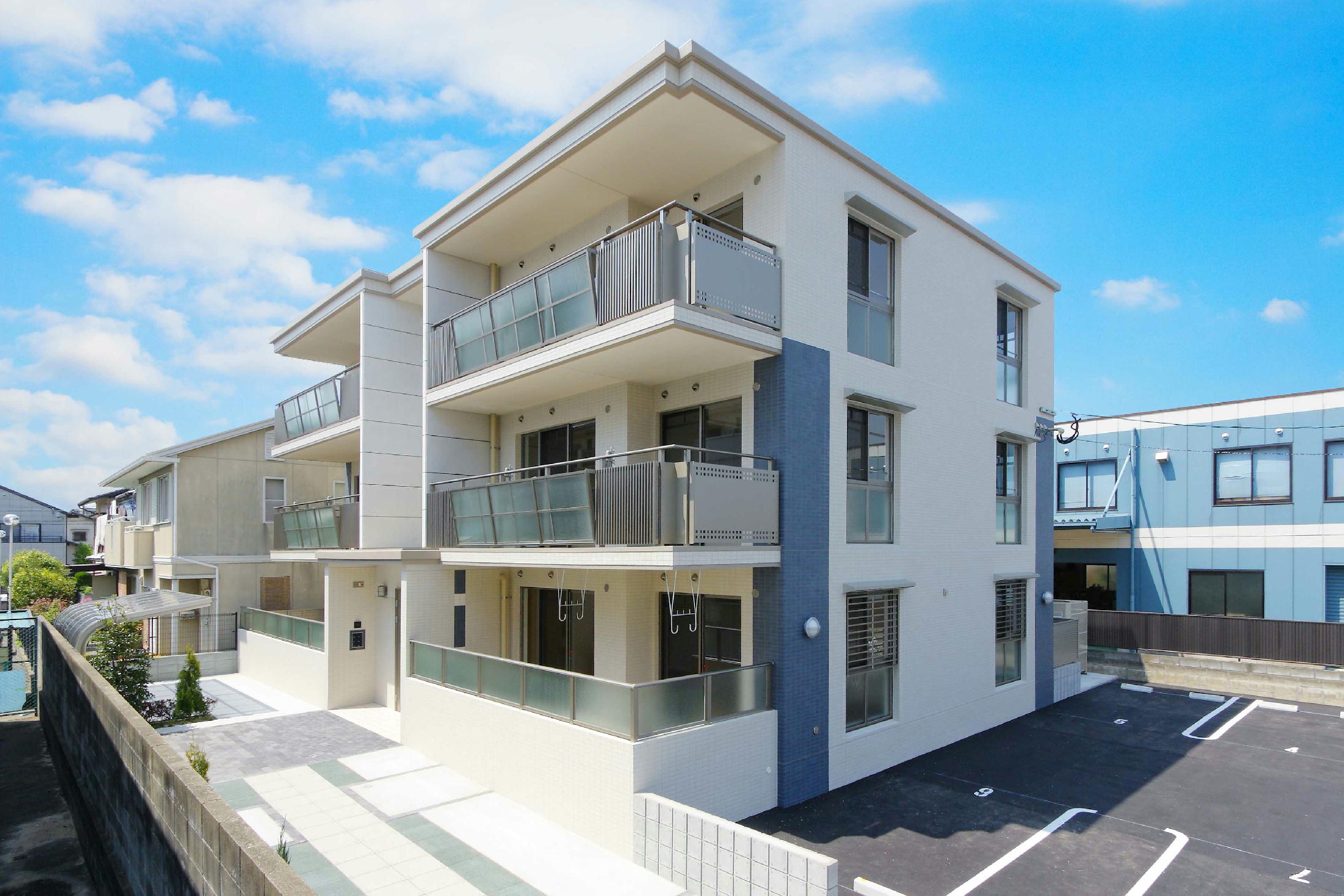 フォレスト荒江